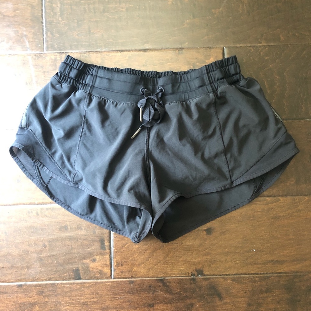 Lululemon Hotty Hot Shorts - size 6